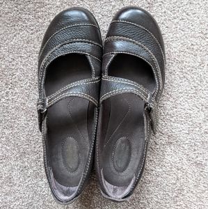 Clark's Women's Ashland Avenue DJ Brown Shoes 9 Mary Jane Style